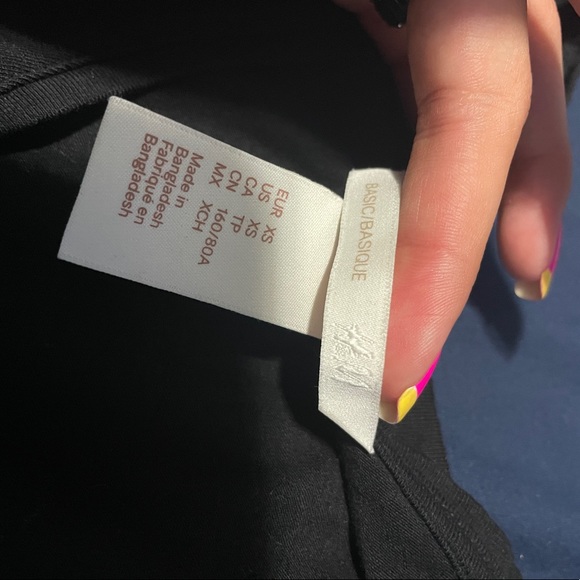 H&M black tee shirt - Picture 2 of 2